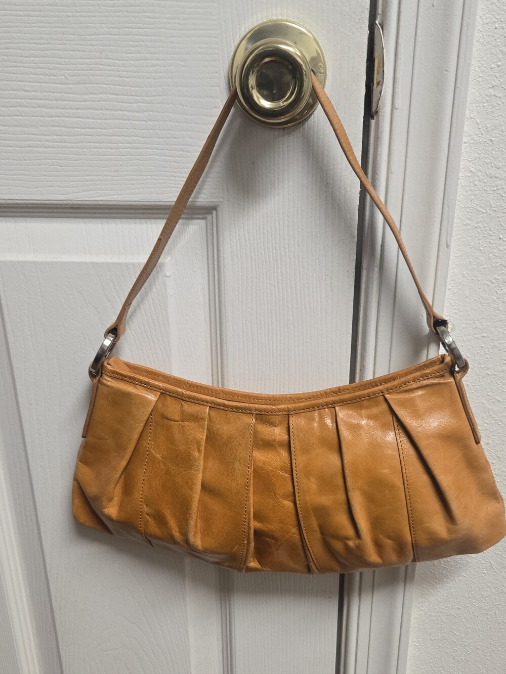Kenneth Cole Leather Shoulder Bag in Tan - Classic Women’s Handbag